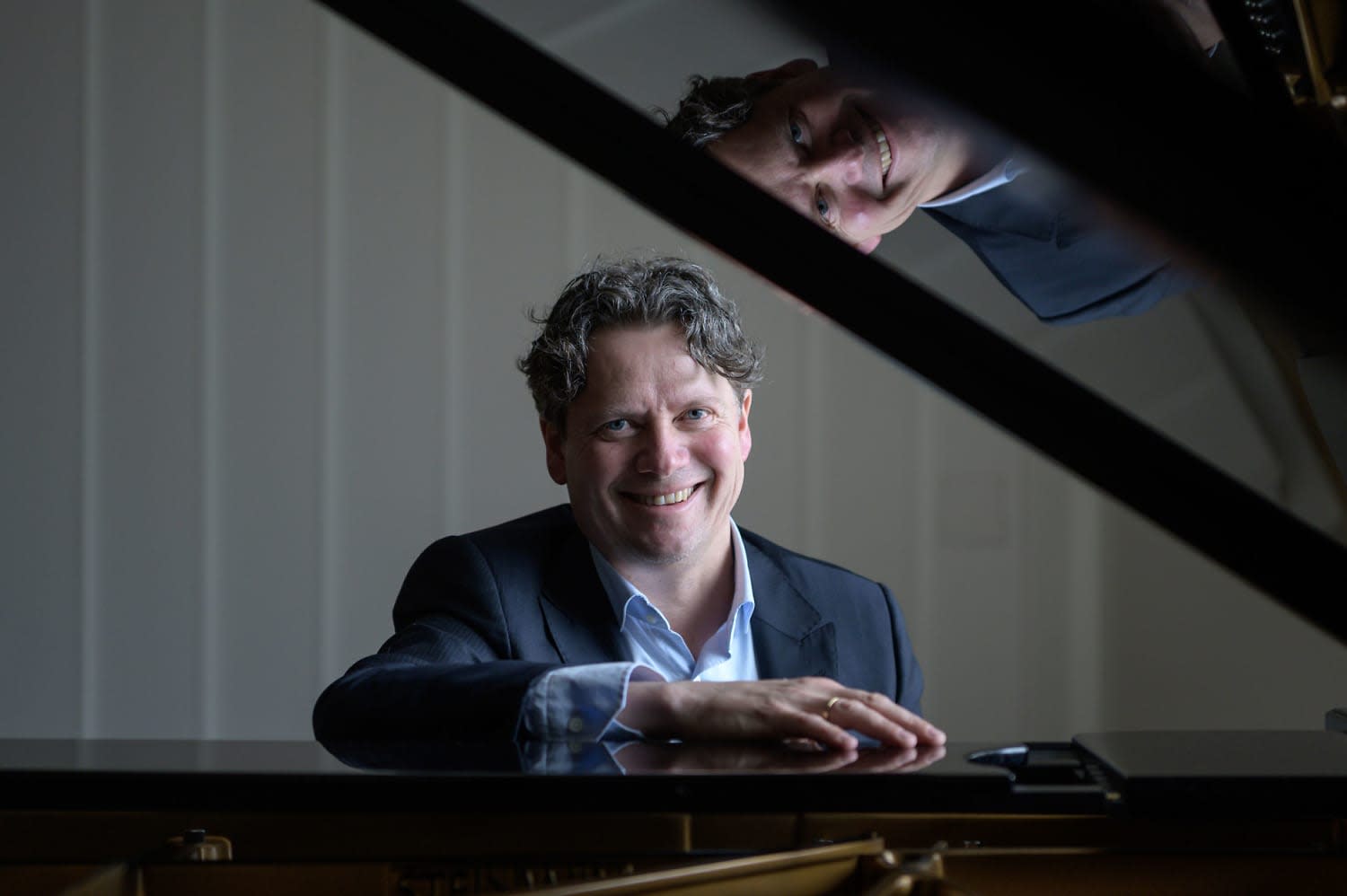 DOBBELT OPP: Geir Olve Skeie gikk på konservatoriet som privatist mens han studerte medisin. I dag kombinerer han de to fagfeltene, for eksempel når han holder foredrag om hvordan musikk påvirker hjernen.